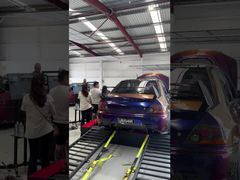 Máy đo công suất xe 4WD của Úc đang hoạt động