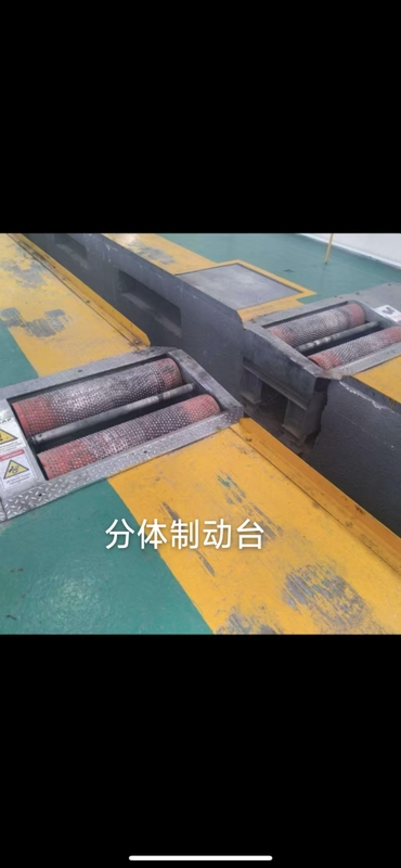 Thiết bị kiểm tra phương tiện Kiểm tra phanh cuộn 4T Kiểm tra phanh cuộn ngược lực với Kiểm tra phanh tải trục