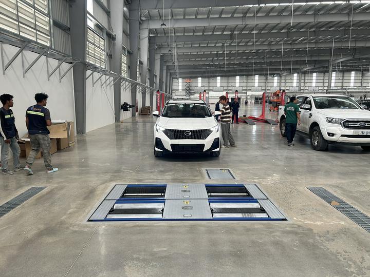 Thương hiệu Cartesy CTGT-3-3C Dây chuyền kiểm tra xe lăn Trinity Máy kiểm tra phanh con lăn với tải trọng trục Máy kiểm tra độ trượt bên tấm đơn cho xe hạng nhẹ