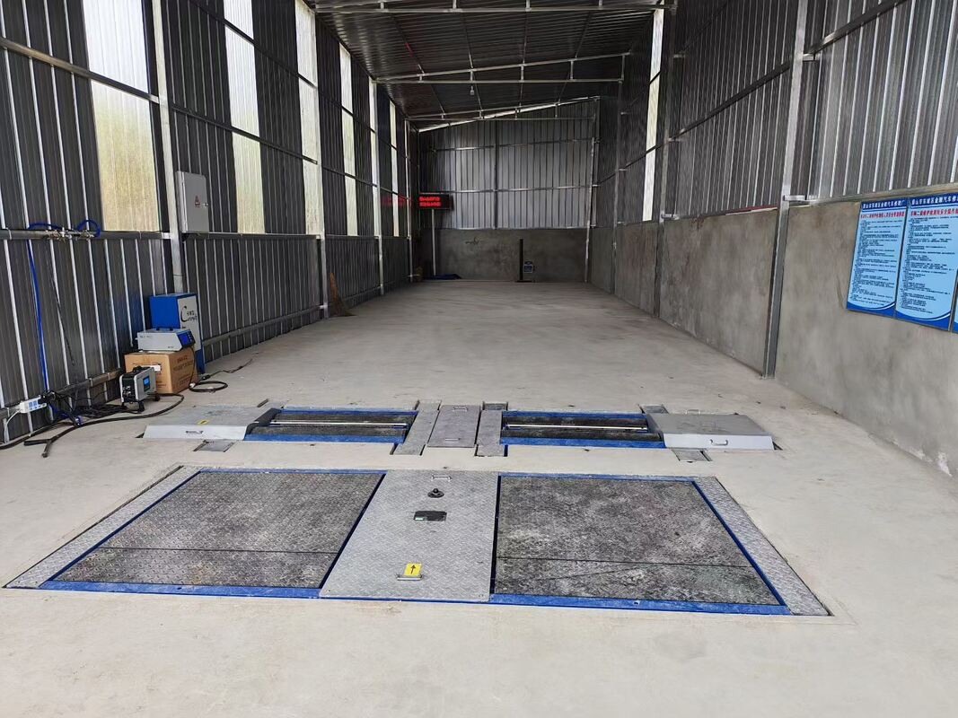 Cartesy xe tải đường thử nghiệm cho xưởng sửa chữa ô tô Trình thử lực phanh cuộn với trục tải hai tấm bên trượt thử nghiệm 10T công suất