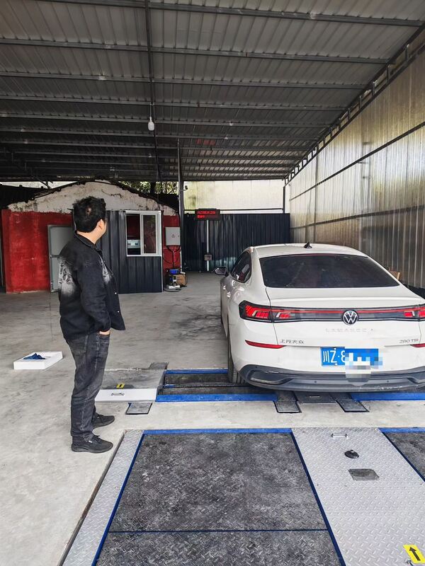 Cartesy xe tải đường thử nghiệm cho xưởng sửa chữa ô tô Trình thử lực phanh cuộn với trục tải hai tấm bên trượt thử nghiệm 10T công suất