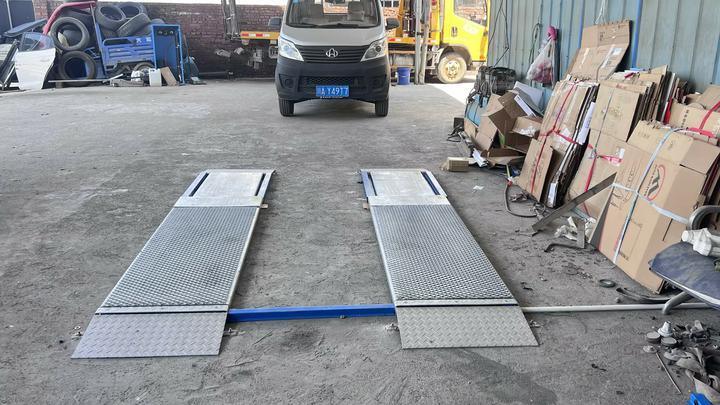 Cartesykj 4T Capacity 2 plates Ultra Flat Brake Tester with side slip, suspension, axle load, brake tester function Các máy thử phanh siêu phẳng có chức năng trượt bên, treo, tải trục