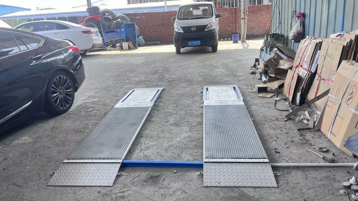 Cartesykj 4T Capacity 2 plates Ultra Flat Brake Tester with side slip, suspension, axle load, brake tester function Các máy thử phanh siêu phẳng có chức năng trượt bên, treo, tải trục